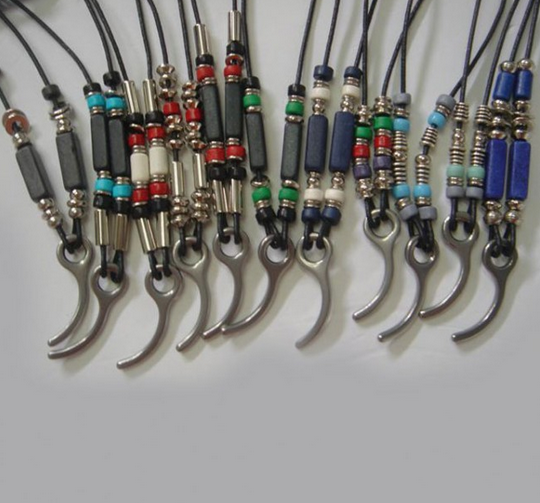 Closing pin necklace on sale